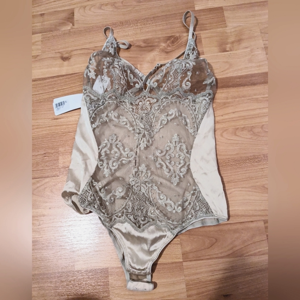 Body corset silk and gold embroidery
